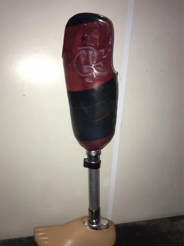 Prótese transtibial personalizada 