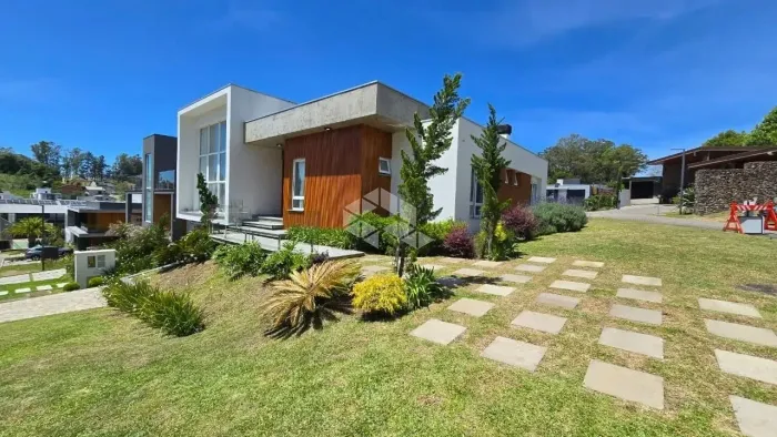 Casa Alto Padrão em Condomínio Fechado