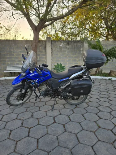 Lander 2023 baixa km e TODA EQUIPADA