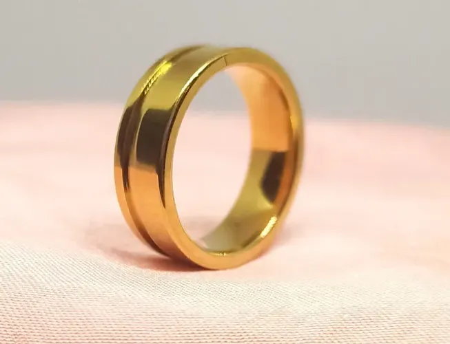 Aliança em Aço Inoxidável dourado com 1 friso Tam.17 Larg.6mm