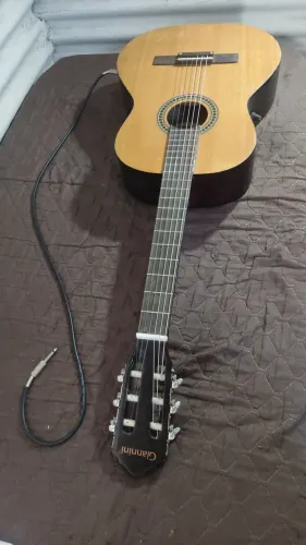 Violão ELÉTRICO Giannini de Cordas NOVAS, regulado por profissional e funcionando no som!