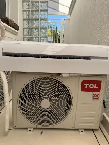 Ar condicionado 9000 btus menos de 1 ano de uso!