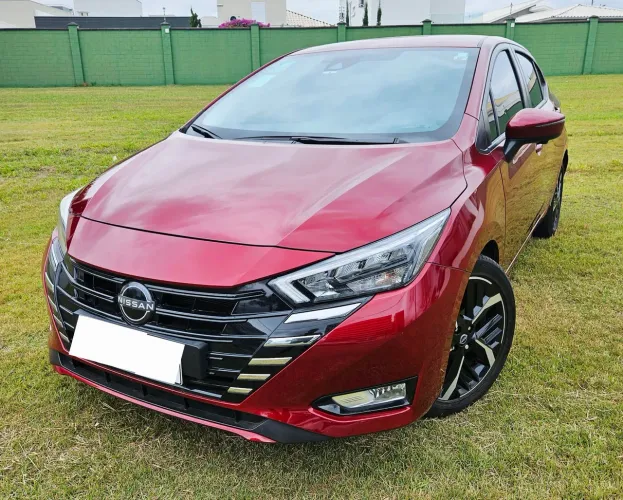 Versa Exclusive 24/25 bx Km apenas 13.000km