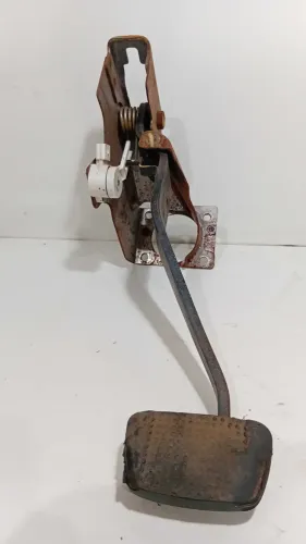 Pedal freio s10 2.8 automática LT 2015