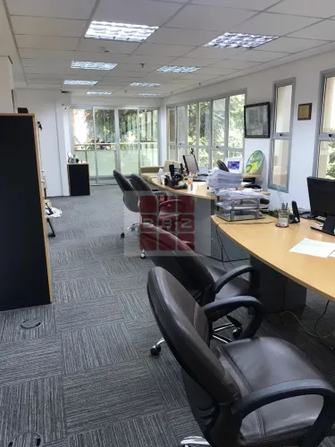Excelente sala comercial em Perdizes disponível para venda ou locação. 53 mts / 1 vaga. Co