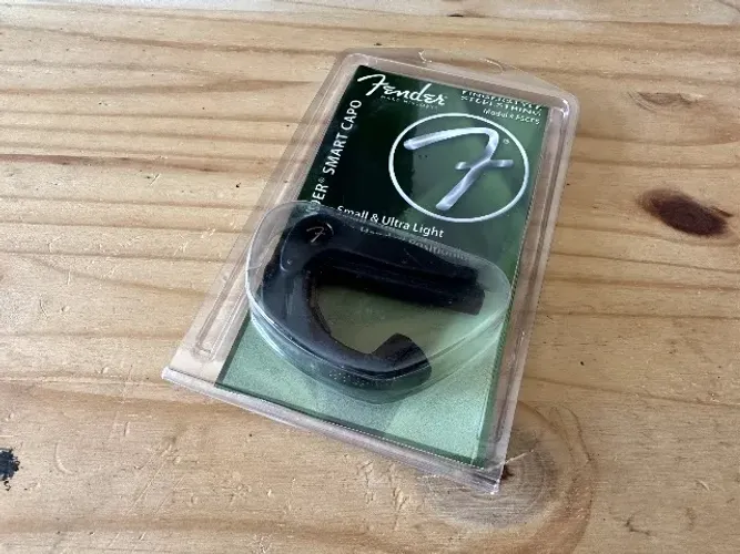 Capotraste Fender Smart Capo Clássico para 6 Cordas FSCFS