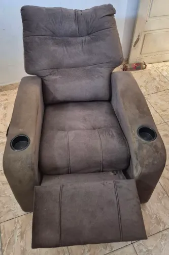 Poltrona reclinável marrom