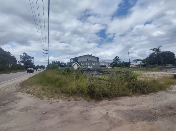 Terreno com viabilidade mista na Praia da Pinheira - Ideal para morar e empreender!