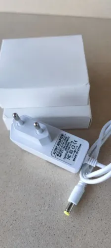 Fonte Carregador DC 12V 1A para Câmera, Monitor, Roteador etc