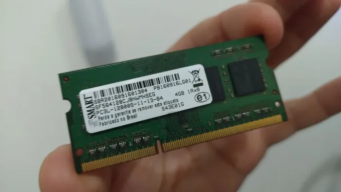Memoria 4gb ddr3l de 12800 de 1600 sodimm ( raro )