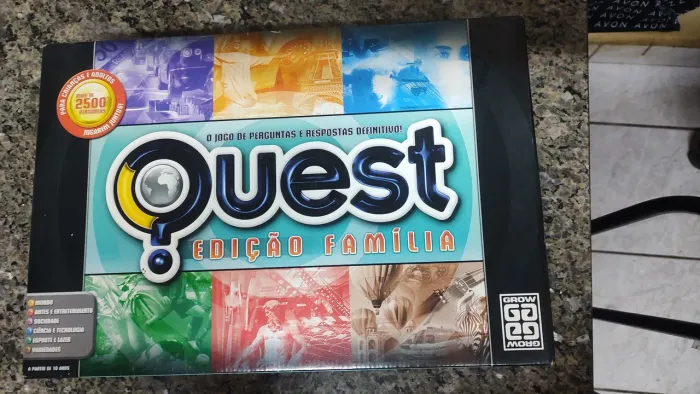 Jogo de Perguntas Quest - Edição Família (usado)