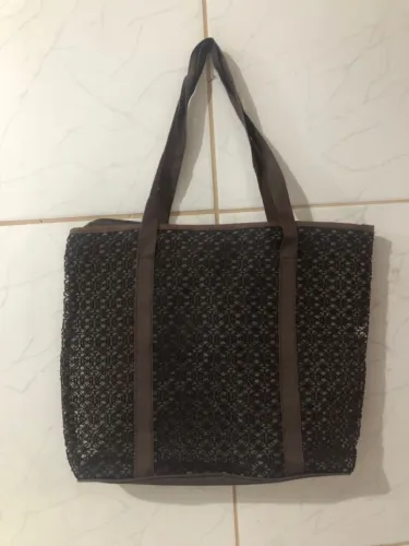 Bolsa marrom com fecho