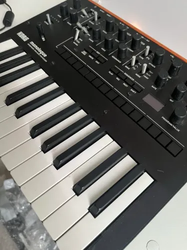 Sintetizador Korg Monologue