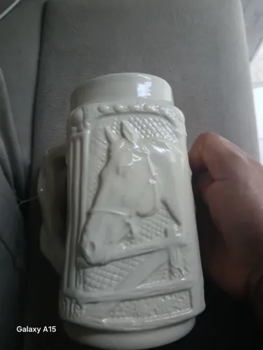 Caneca de cerâmica 