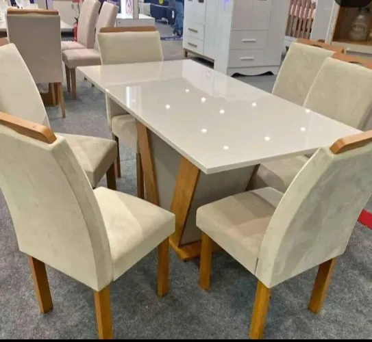 Conjunto Mesa de Jantar com 6 Cadeiras