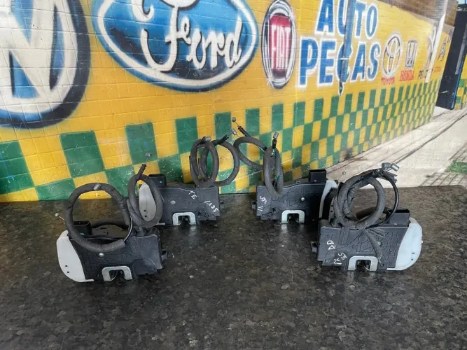 Tranca porta Hyundai ix35 dianteira e traseira