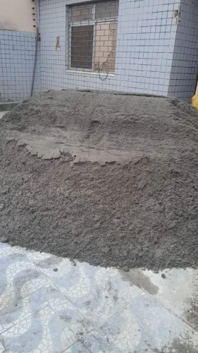Materiais de construção areia grossa pedra brita e arisco