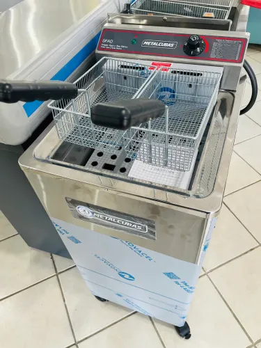 MB Fritadeira elétrica água e óleo 5.000W Metalcubas 