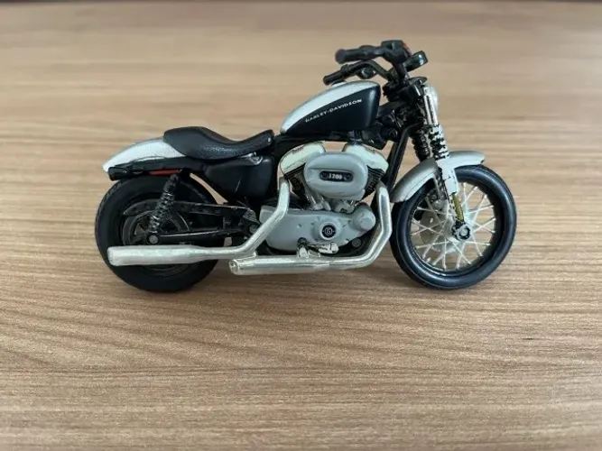 Miniatura Harley-davidson 2008xl 1200 Sportster Maisto 1/18