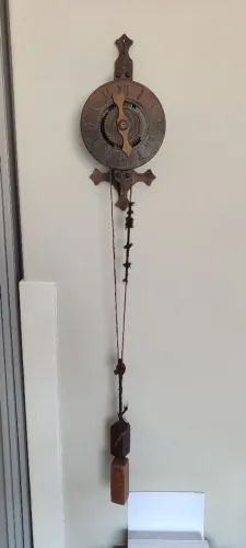 Relógio Antigo de Parede Pendulo (Defeito)