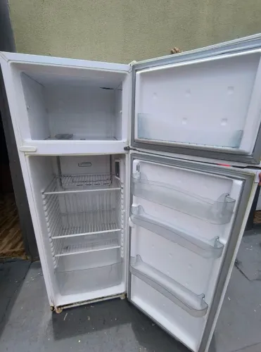 Geladeira boa e barato hoje entrego dou garantia