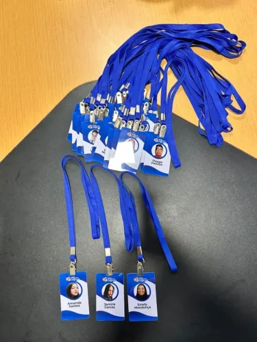 Crachá + cordão simples