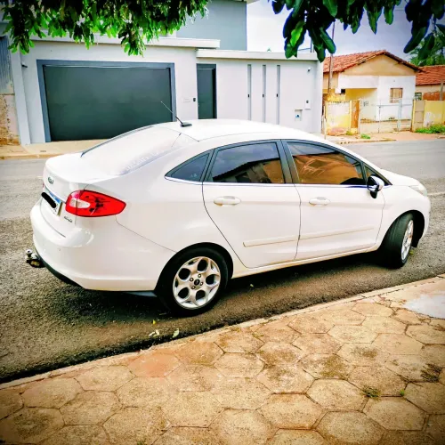 Ford Fiesta Sedan SE 1.6 16V Flex 4P 2013