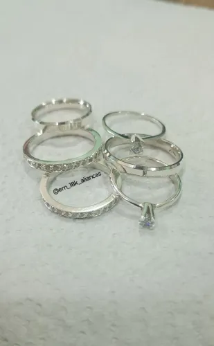 Modelos de Alianças Em Prata