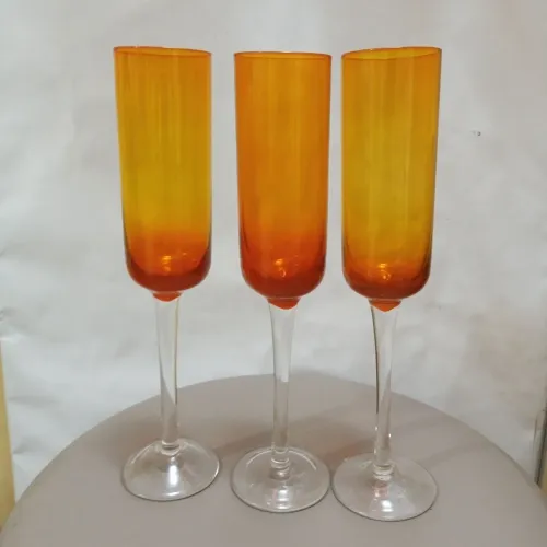 Taças para champanhe laranja
