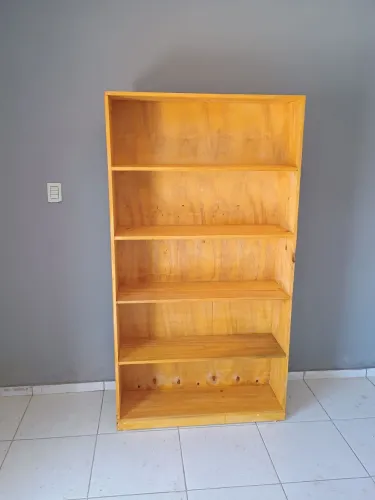 Estante de Madeira para Organização