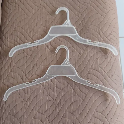 Cabides de plástico para roupas