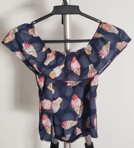 Blusinha de ombro estampada