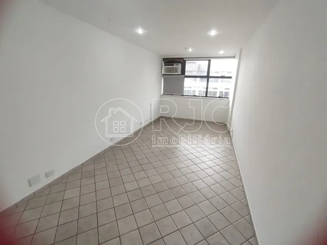 Imóvel para venda possui 30 metros quadrados em Tijuca - Rio de Janeiro - RJ