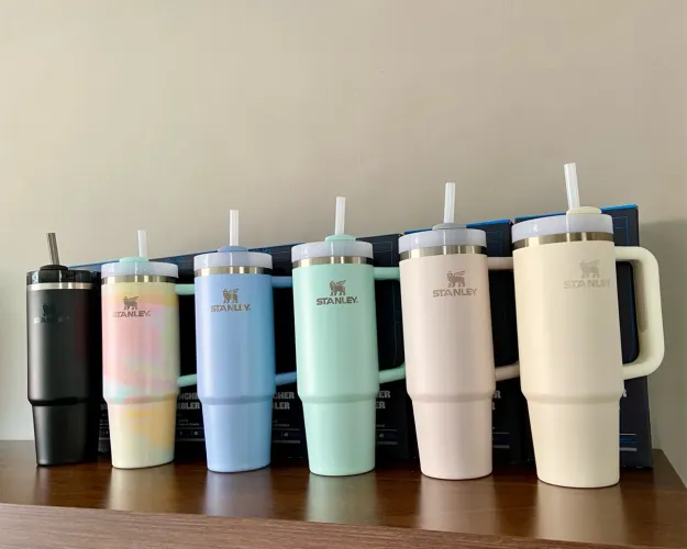 Copo Quencher Stanley 887ml - Todas As Cores - Original