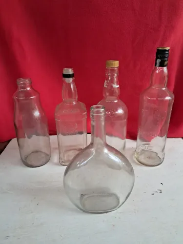 Diversas Garrafas para  decoração 