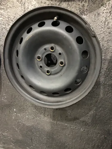 Rodas Fiat aro 14 originais com guia por 200$ cada 