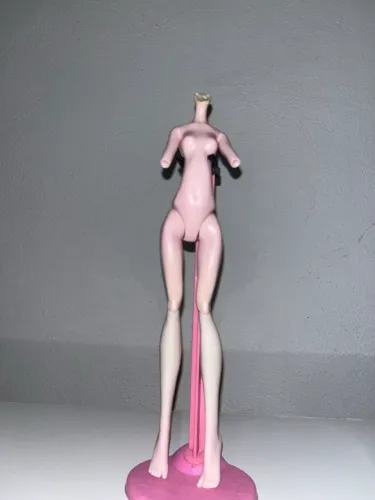 Sucata Boneca Corpo Monster High Draculaura para Restauro com Avaria
