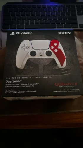 Controle PlayStation 5 god of war 20 anos 