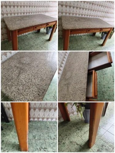 Mesa de madeira com tampo de granito