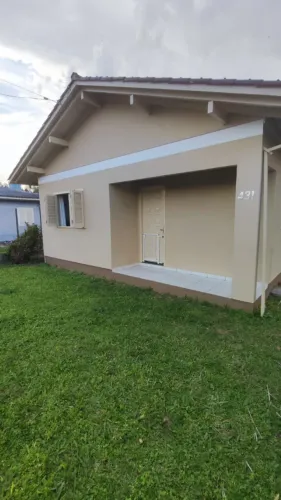Casa reformada e mobiliada no São Camilo com 2 quartos, terreno 465 m²