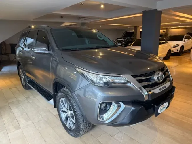 Toyota Hilux SW4 SRX 4X4 2.8 TDI 16V Dies. Aut. 2020