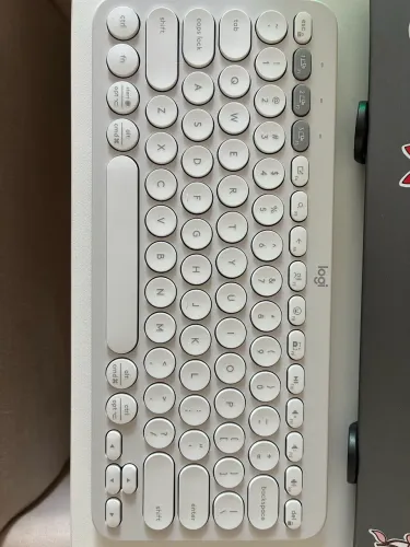 Teclado sem fio Logitech Pebble Keys 2 K380s com Conexão Bluetooth Easy-Switch