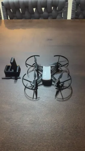 DRONE TELLO DJI MINI + 1 BATERIA E SUPORTE PARA CARREGAR