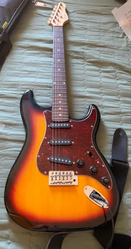 Guitarra gianinni - usada 3 vezes