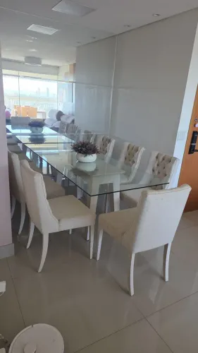 Mesa de Jantar 8 Lugares Alto Padrão - Madeira Maciça em Laca + Vidro