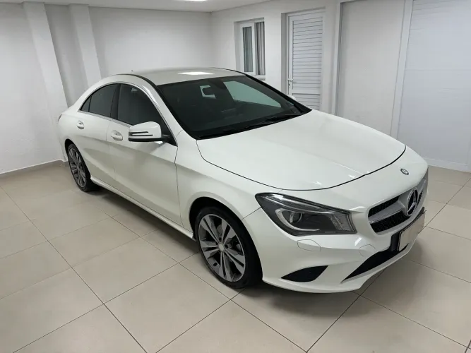 Mercedes-Benz CLA-200 Urban 1.6 TB 16v/flex Aut. 2015