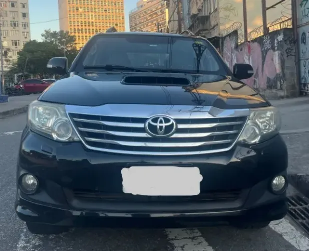 Toyota Hilux SW4 SRV D4-d 4X4 3.0 TDI Dies. AUT 2012