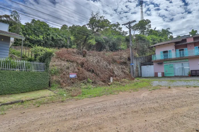Vendo terreno 30x62m totalizando 1.860,00 m2
