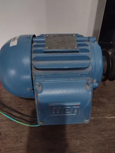 MOTOR WEG TRIFÁSICO 02 CV 