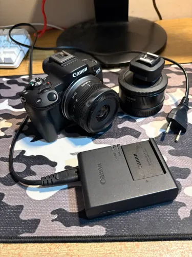 Canon R50 + Lente 18-45mm + Adaptadores - 19 mil cliques